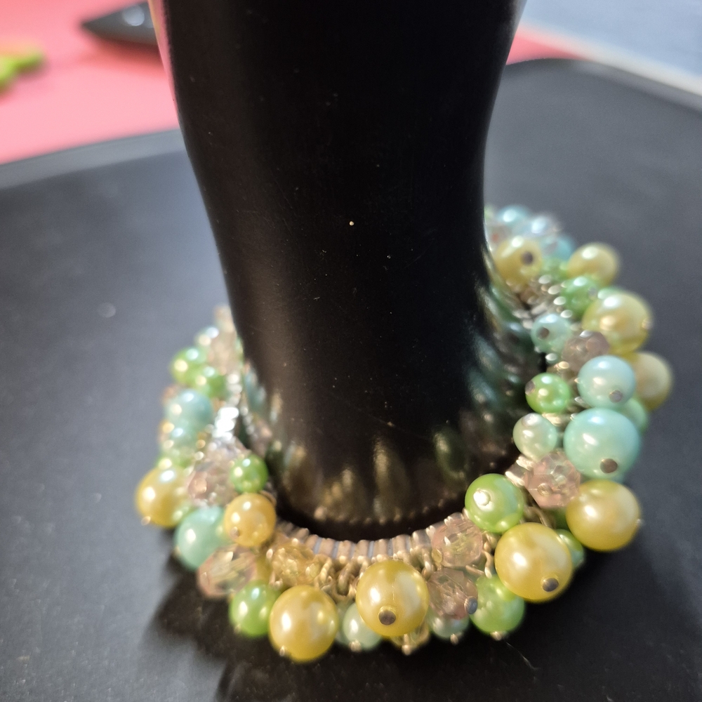 Elegant Multicolor Beaded Bracelet
